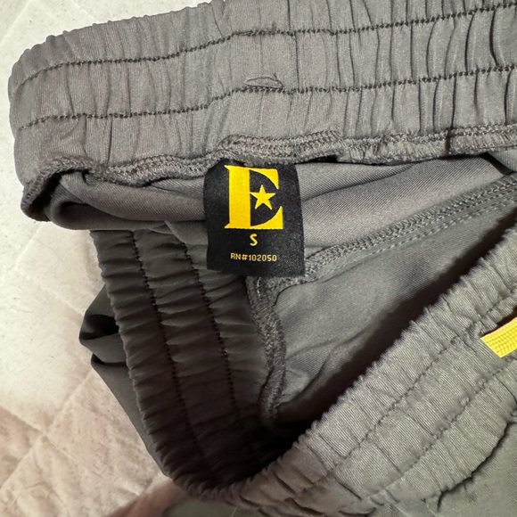 Men’s Elton John tracksuit. - Picture 4 of 5